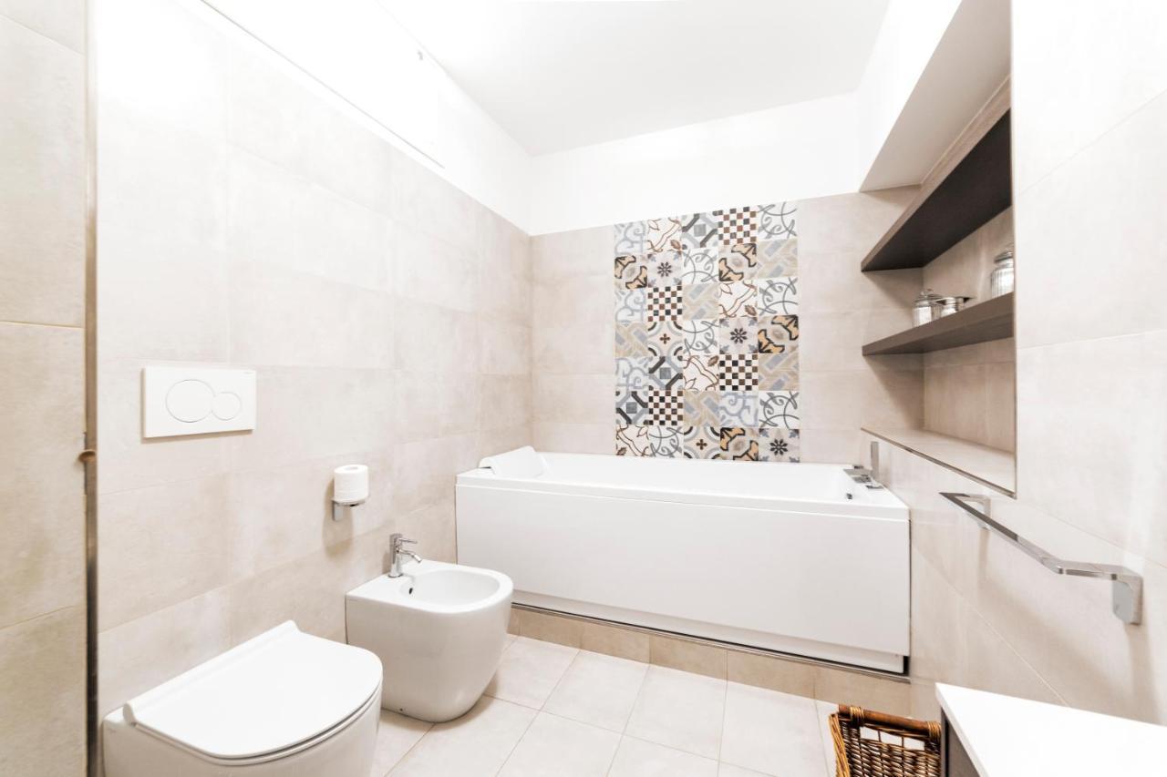 Loreto Elegant Flat Milan Exterior photo