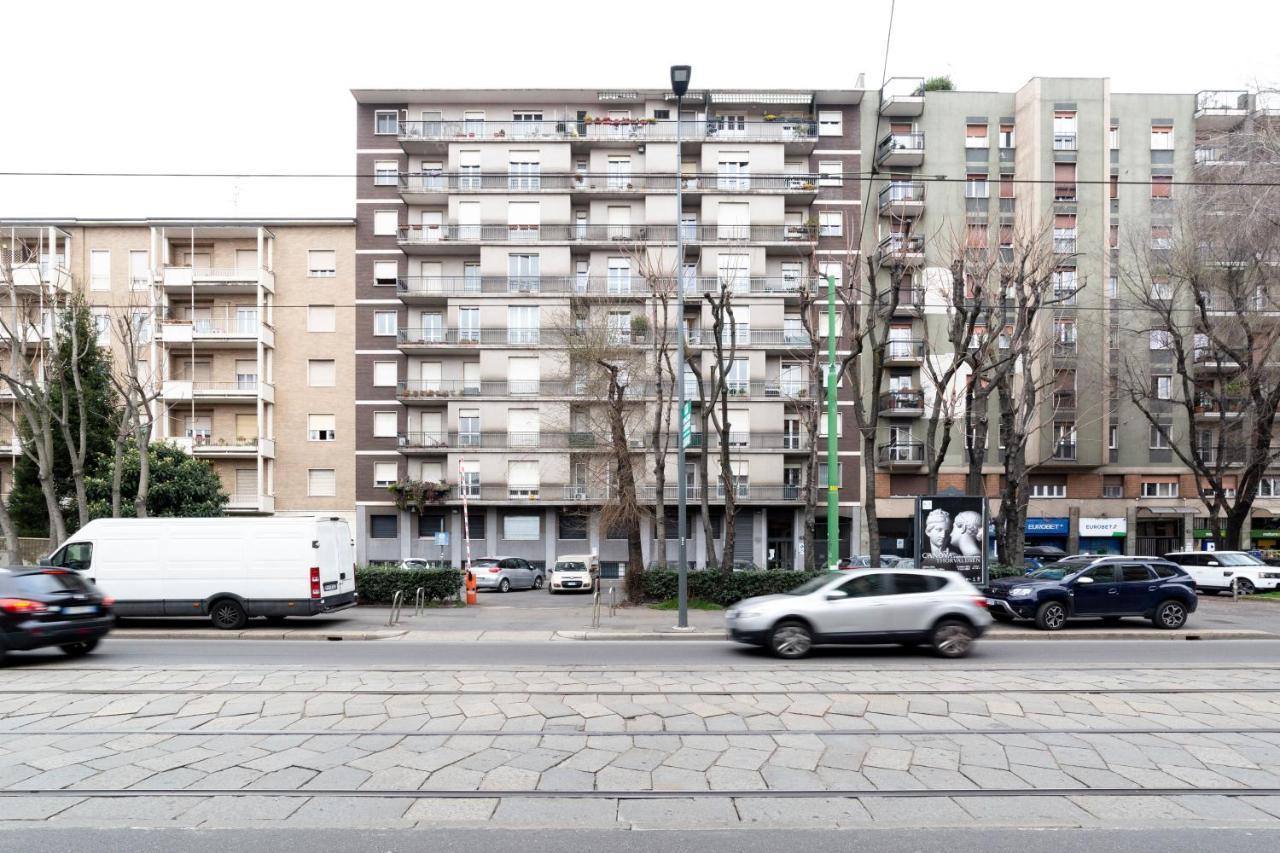 Loreto Elegant Flat Milan Exterior photo